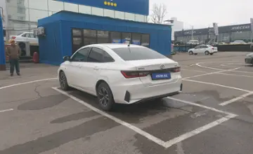 Toyota Yaris 2022 года за 9 500 000 тг. в Алматы фото 4