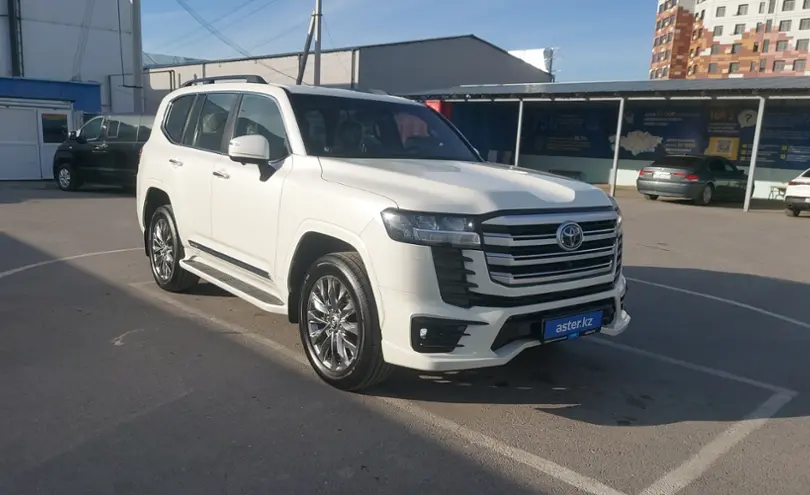 Toyota Land Cruiser 2023 года за 55 000 000 тг. в Шымкент