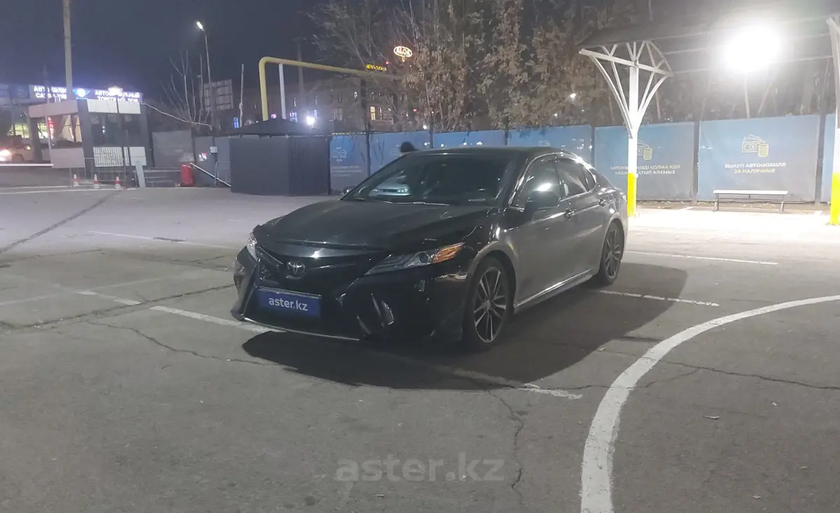 Toyota Camry 2020 года за 14 000 000 тг. в Алматы
