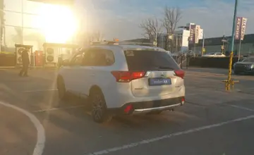 Mitsubishi Outlander 2015 года за 10 000 000 тг. в Алматы фото 4