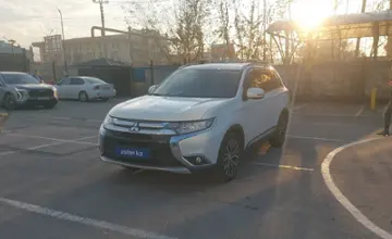 Mitsubishi Outlander 2015 года за 10 000 000 тг. в Алматы фото 1