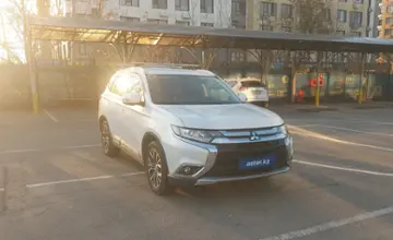 Mitsubishi Outlander 2015 года за 10 000 000 тг. в Алматы фото 2