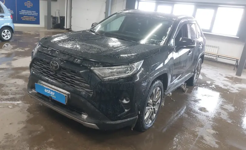 Toyota RAV4 2021 года за 18 000 000 тг. в Астана