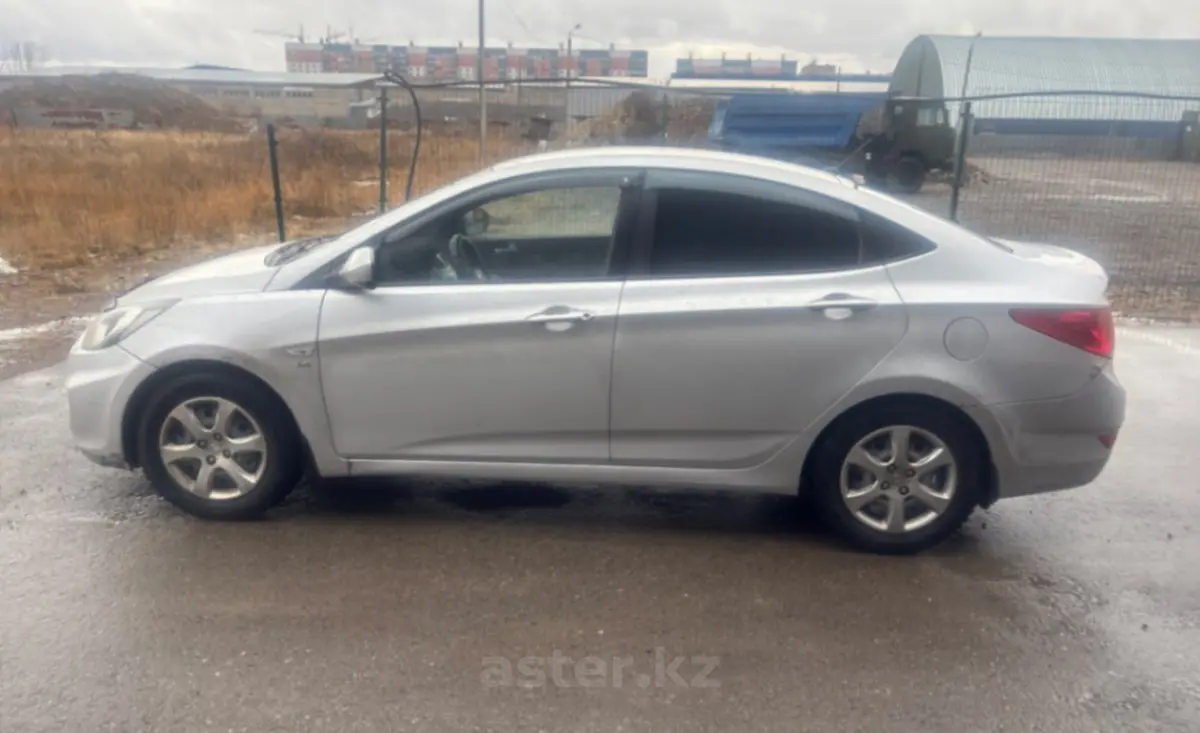 Hyundai Solaris 2013