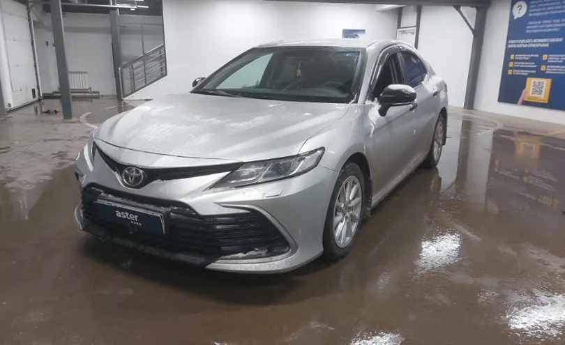 Toyota Camry 2021 года за 15 700 000 тг. в Астана