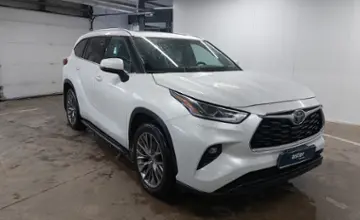 Toyota Highlander 2022 года за 22 000 000 тг. в Астана фото 2