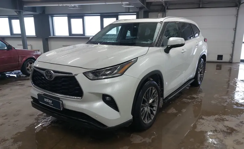 Toyota Highlander 2022 года за 22 000 000 тг. в Астана