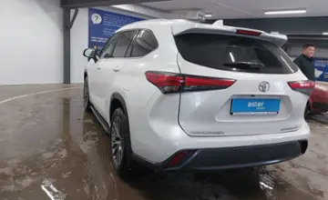Toyota Highlander 2022 года за 22 000 000 тг. в Астана фото 4