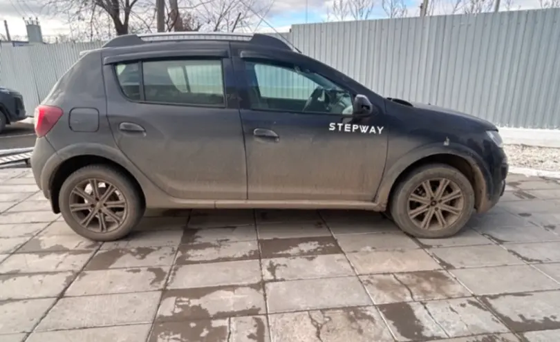 Renault Sandero 2015 года за 3 500 000 тг. в Уральск фото 4