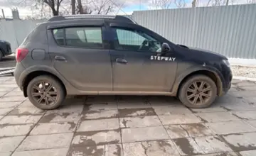 Renault Sandero 2015 года за 3 500 000 тг. в Уральск фото 4