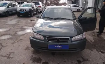 Toyota Camry 2000 года за 2 600 000 тг. в Актобе фото 2