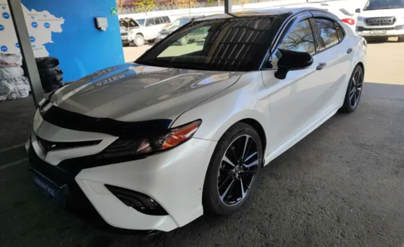 Toyota Camry 2020 года за 12 000 000 тг. в Алматы