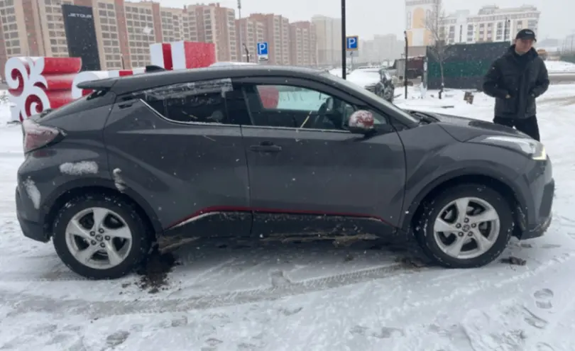 Toyota C-HR 2018 года за 9 000 000 тг. в Астана фото 4