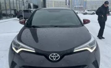 Toyota C-HR 2018 года за 9 000 000 тг. в Астана фото 2