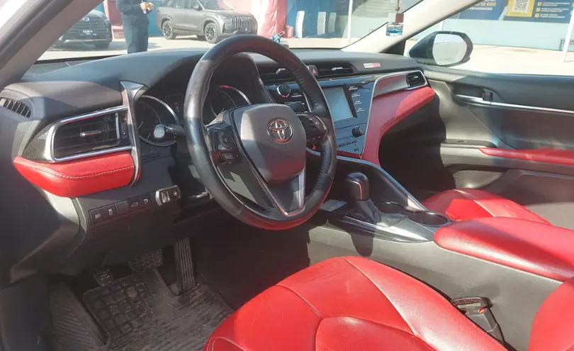 Toyota Camry 2018 года за 10 500 000 тг. в Шымкент фото 5