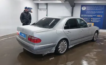 Mercedes-Benz E-Класс 2001 года за 2 000 000 тг. в Астана фото 3