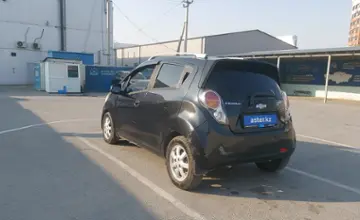 Chevrolet Spark 2011 года за 3 200 000 тг. в Шымкент фото 4