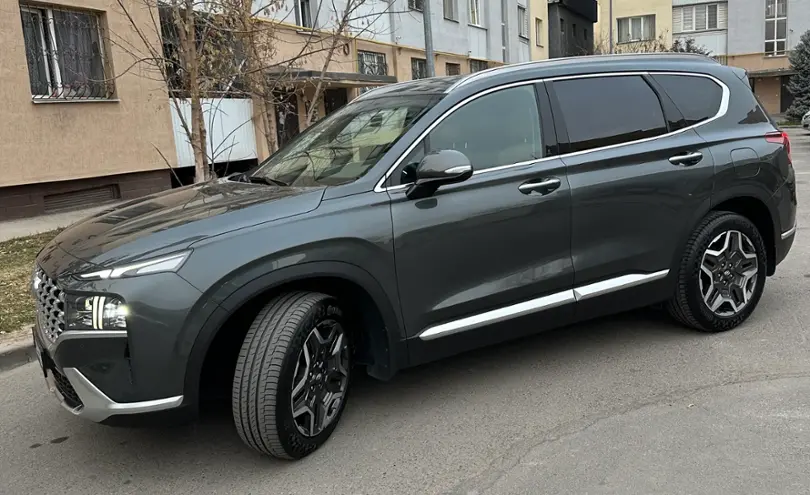Hyundai Santa Fe 2023 года за 18 000 000 тг. в Алматы