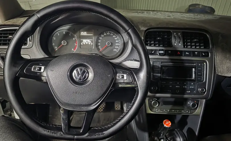 Volkswagen Polo 2017 года за 6 500 000 тг. в Алматы фото 5