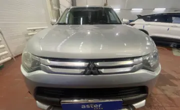 Mitsubishi Outlander 2014 года за 8 000 000 тг. в Астана фото 2
