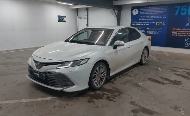 Toyota Camry 2019 года за 12 000 000 тг. в Астана