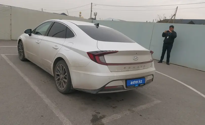 Hyundai Sonata 2021 года за 13 000 000 тг. в Шымкент фото 4
