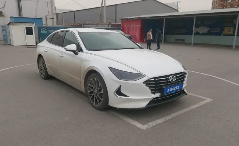 Hyundai Sonata 2021 года за 13 000 000 тг. в Шымкент фото 2