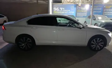 Volkswagen Passat 2017 года за 9 200 000 тг. в Тараз фото 4