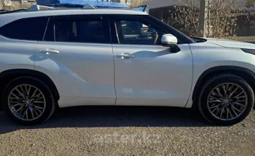 Toyota Highlander 2022 года за 34 500 000 тг. в Караганда фото 4