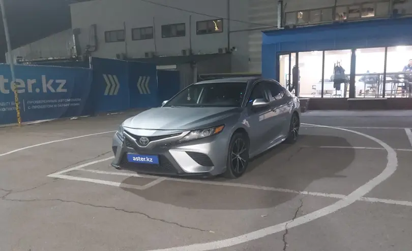 Toyota Camry 2020 года за 12 000 000 тг. в Алматы