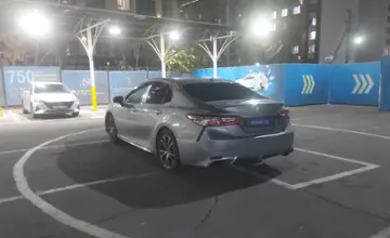 Toyota Camry 2020 года за 12 000 000 тг. в Алматы фото 4