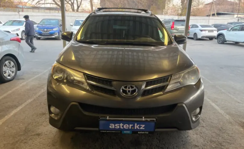 Toyota RAV4 2015 года за 11 500 000 тг. в Алматы фото 2