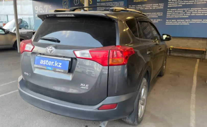 Toyota RAV4 2015 года за 11 500 000 тг. в Алматы фото 5