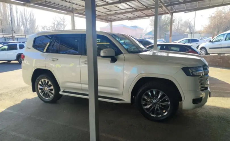 Toyota Land Cruiser 2022 года за 51 000 000 тг. в Алматы фото 4