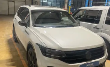 Volkswagen Tiguan 2023 года за 15 000 000 тг. в Караганда фото 3