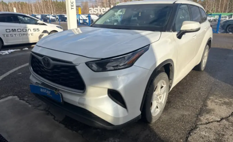 Toyota Highlander 2022 года за 25 000 000 тг. в Усть-Каменогорск