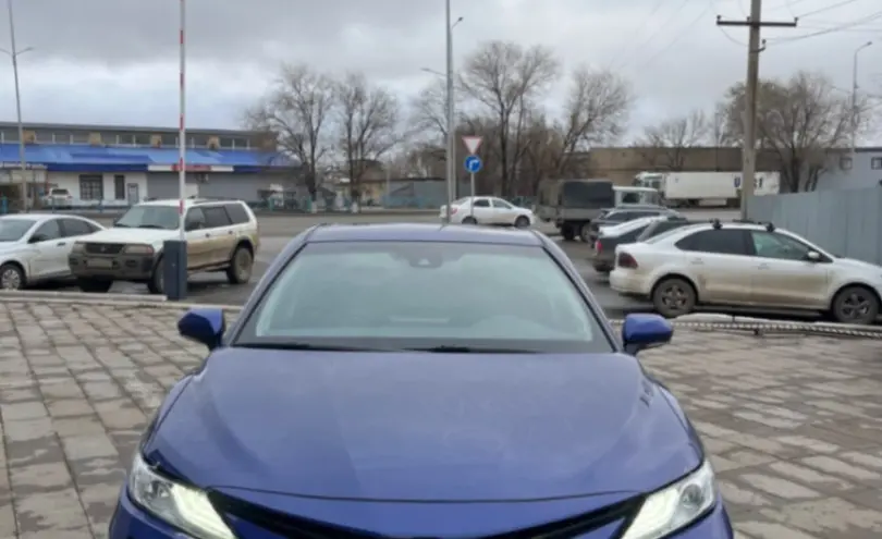 Toyota Camry 2021 года за 15 500 000 тг. в Уральск фото 2