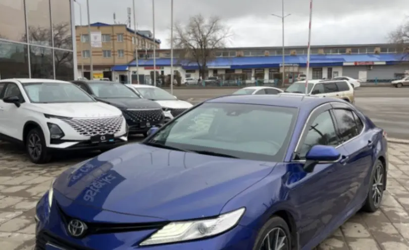 Toyota Camry 2021 года за 15 500 000 тг. в Уральск