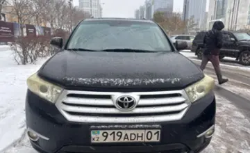 Toyota Highlander 2011 года за 12 000 000 тг. в Астана фото 2