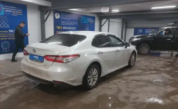 Toyota Camry 2018 года за 11 500 000 тг. в Астана фото 3