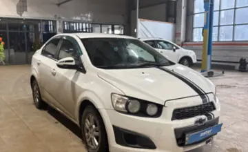 Chevrolet Aveo 2014 года за 3 800 000 тг. в Караганда фото 3