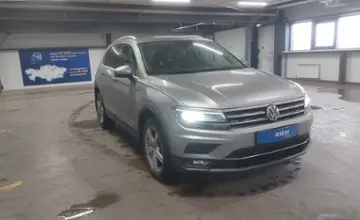 Volkswagen Tiguan 2018 года за 12 000 000 тг. в Астана фото 2