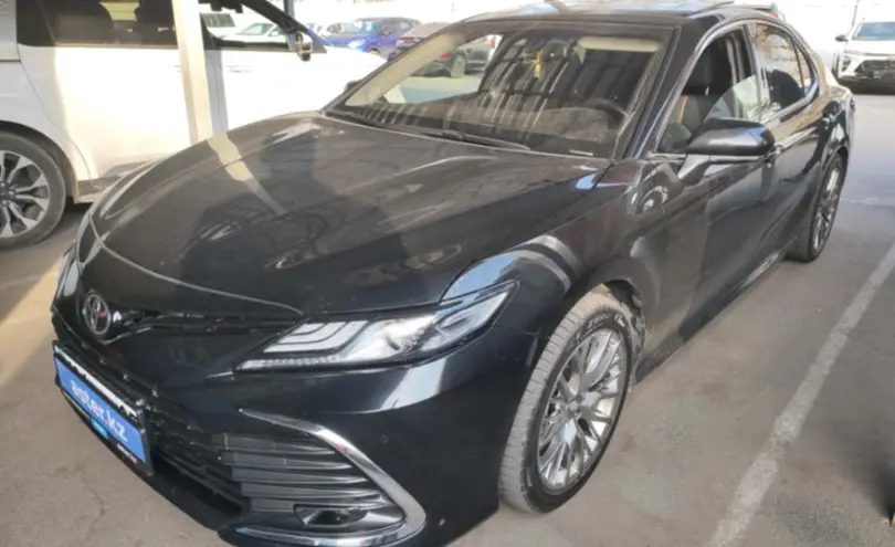 Toyota Camry 2023 года за 15 700 000 тг. в Алматы