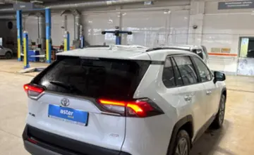 Toyota RAV4 2021 года за 22 000 000 тг. в Караганда