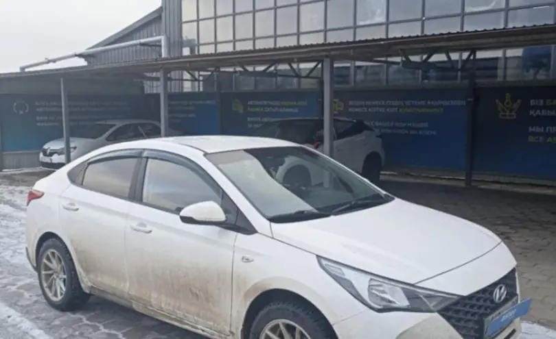 Hyundai Accent 2022 года за 6 800 000 тг. в Караганда фото 3