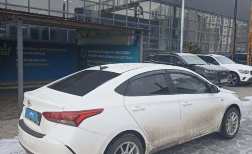 Hyundai Accent 2022 года за 6 800 000 тг. в Караганда фото 5