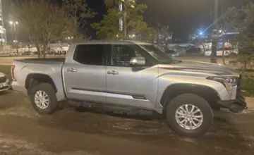 Toyota Tundra 2023 года за 35 000 000 тг. в Астана фото 4