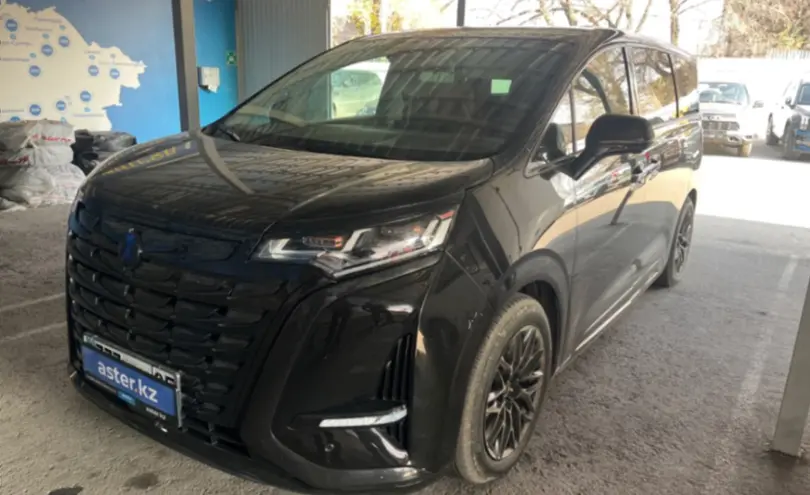 Denza D9 2023 года за 26 000 000 тг. в Алматы