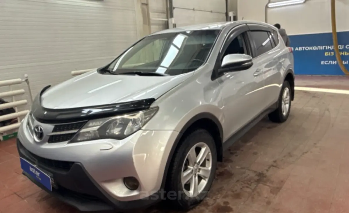 Toyota RAV4 2013 года за 9 500 000 тг. в Астана