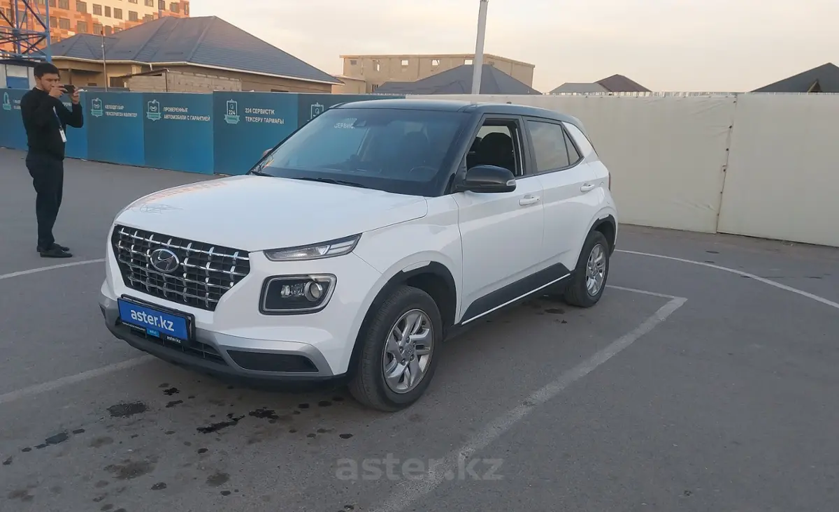 Hyundai Venue 2021 года за 10 000 000 тг. в Шымкент